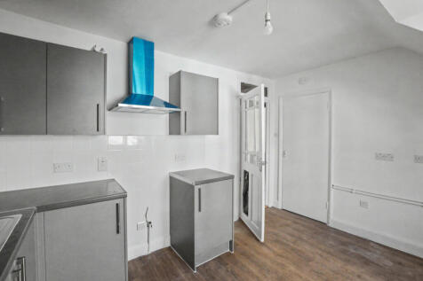 21C Emanuel Avenue, London W3 6JQ