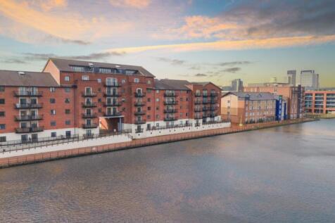 Award-winning Media team on EVERY Listing_1