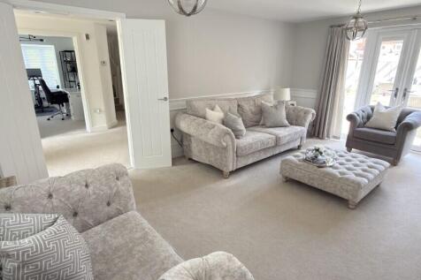 Lounge Pic 1