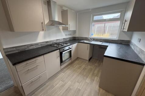 Bondfield Crescent, Wombwell, Barnsley photo 5