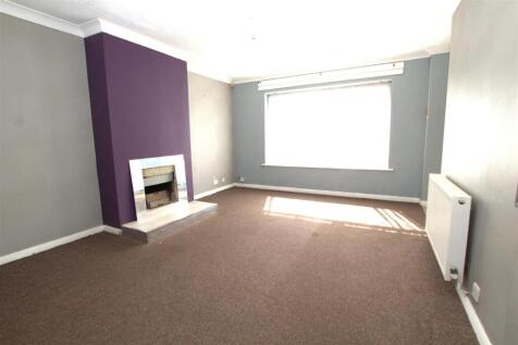 LOUNGE REAR TO FRONT.jpg