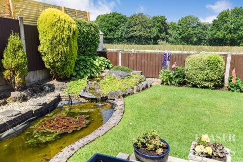 LANDSCAPED REAR GARDEN