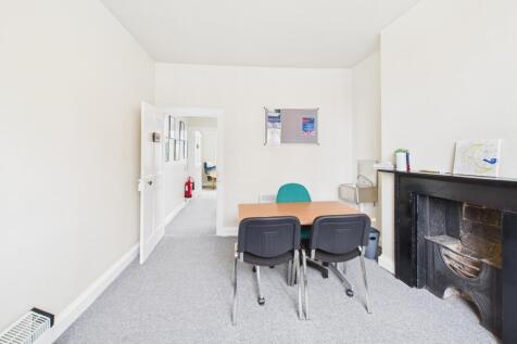 CAM01791G0-PR0158-STILL020