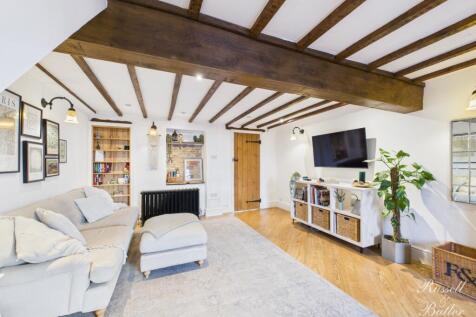 CAM01995G0-PR0405-STILL006