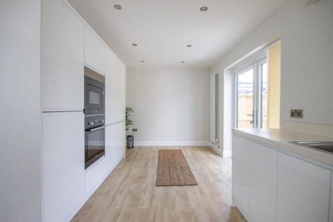 Ravenscroft Drive, Chaddesden, Derby, Derbyshire photo 4