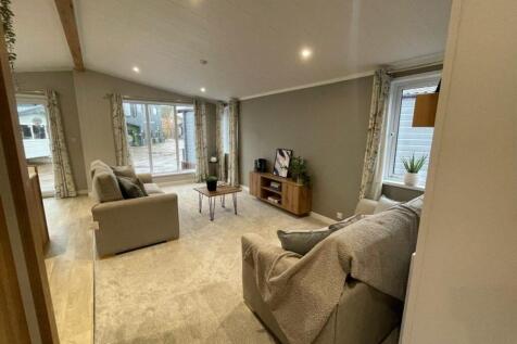 Victory Wisteria at Waters Edge Country Park