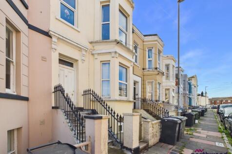 1-bed flat on Ceylon Place, Eastbourne, BN21, £875/mo