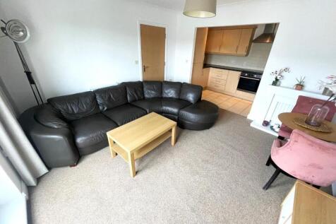LIVING ROOM 1.jpg