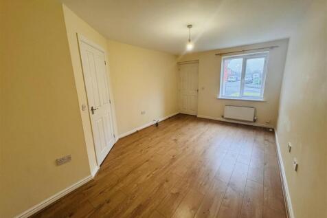 Fieldhouse Way, Stafford, ST17 4FH photo 3