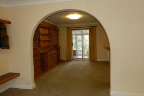 Eastfield Crescent, Finedon, North Northamptonshire photo 3