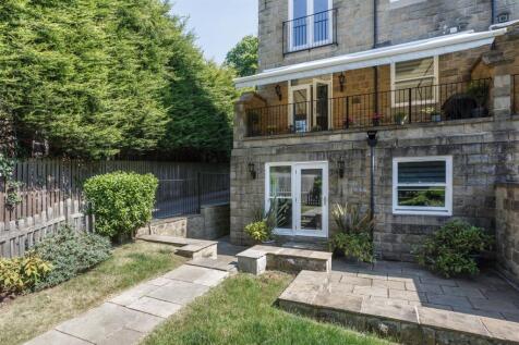 Balcony &amp; Private Garden/Terrace