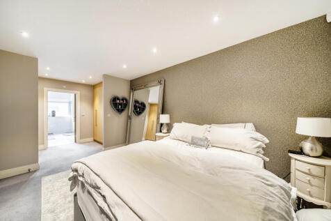 1290112-4-684b283...