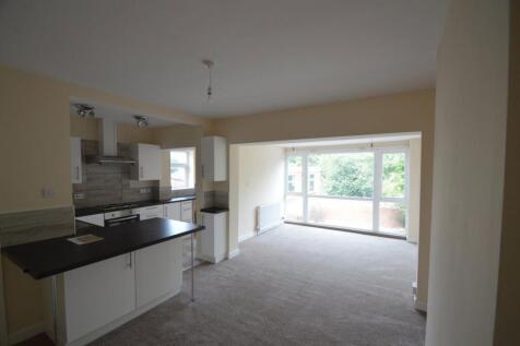 Lyndhurst Drive, Wordsley photo 3