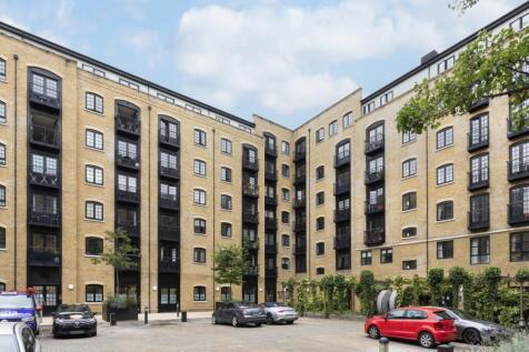 cayenne court 2 F...