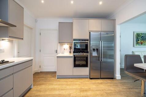 Breakfasting Kitchen