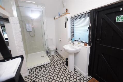 Annex Shower Room