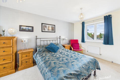 CAM03852G0-PR0296-STILL026