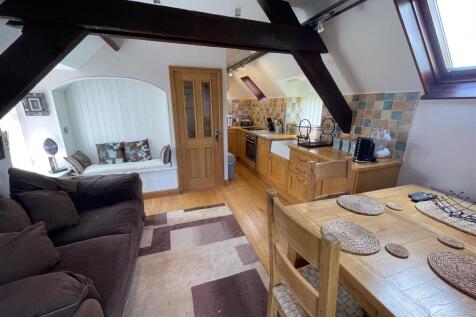 KITCHEN/DINER/LOUNGE