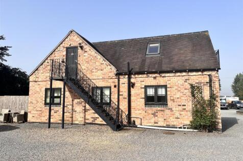 1 Atherstone Stables front 2.jpg