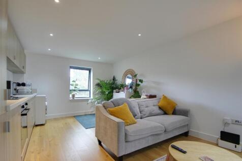 Open Plan Lounge Kitchen