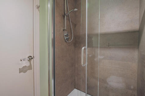 Bed3Ensuite2