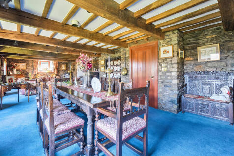 Living/Dining Roo...