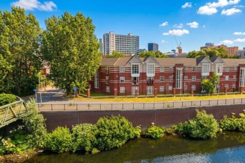 Linen Court - Drone Photo - EweMove