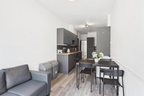 Lounge/Dining
