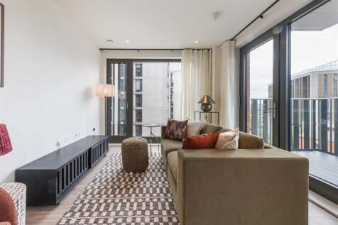 LUXURY SHOWHOME- Glasswater Locks, Birmingham, B4 photo 3