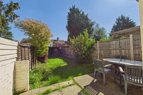 CAM01117G0-PR0618-STILL012.jpg