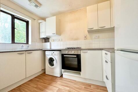 Alderney Place, Shenley Brook End, MK5 photo 3