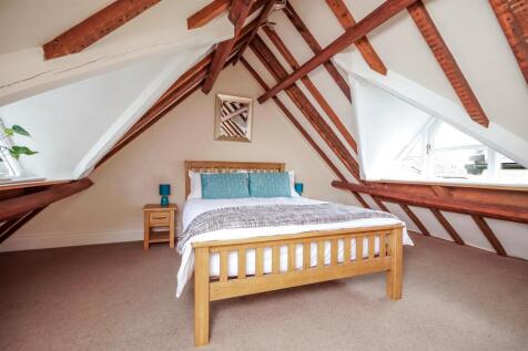 3-bed-flat-cheltenham-town-centre (9).jpg