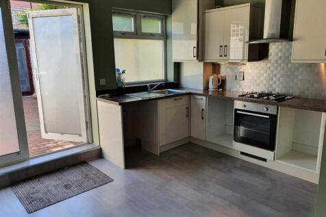 Park Avenue, Southall photo 4
