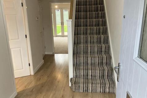 2 - Entrance Hall.jpeg