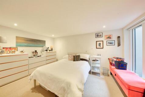 Master Bedroom.jpg