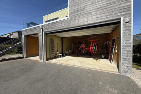 Garage principal stationnement hélicoptère léger o