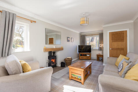 Beckett Close 2 Lounge-1