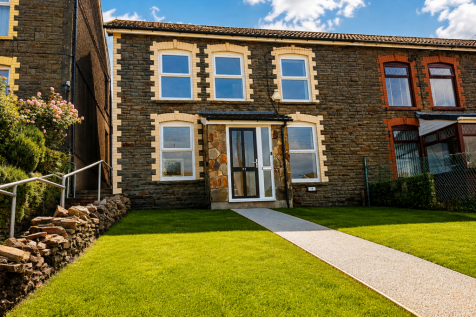 Porth, CF39 - property photo