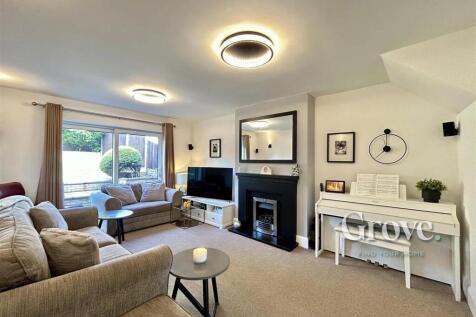 Ribbesford Close Halesowen Lounge 2.jpg