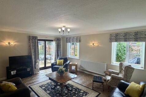 Sitting room.JPEG
