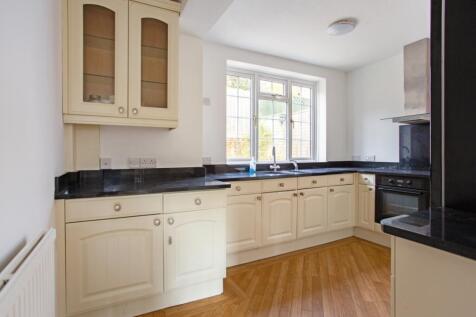 Fairford Close Haywards Heath RH16 photo 3