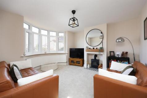 2 Quakers Road 1.JPG