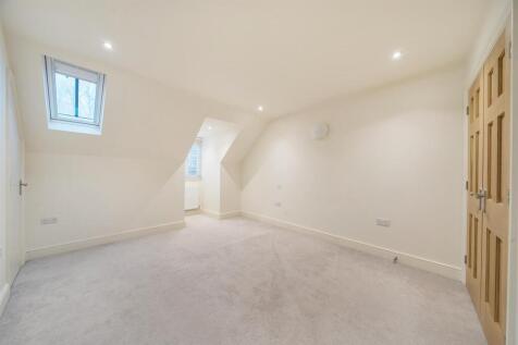 50 Northampton Road, Towcester (3).jpg