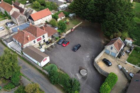 Pub and Land in Clapton in Radstock (5).JPG