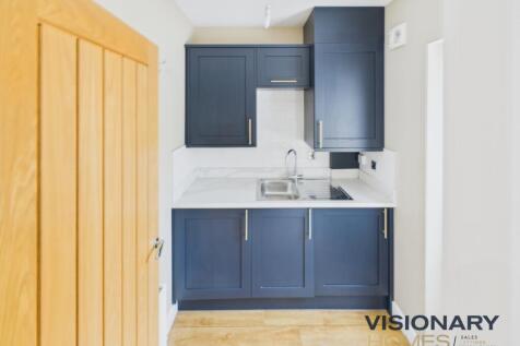 CAM03522G0-PR0216-STILL010