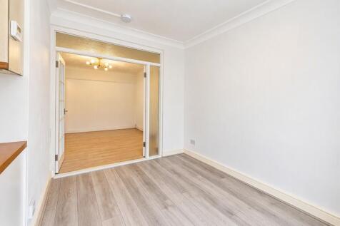 Standard Road, Hounslow, TW4 photo 3