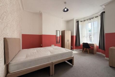 Bedroom 1 (Ground)