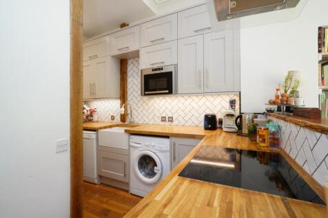 Flat 2, 14 Trinit...