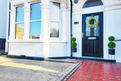 ENTRANCE PORCH