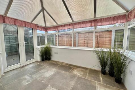 48 Wakefield Rd Conservatory.jpg